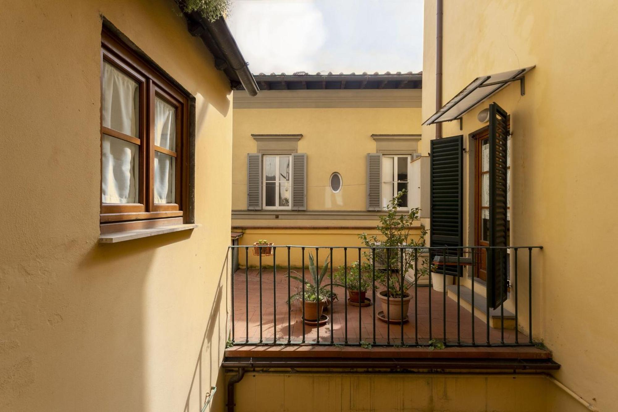 Apartamento Santa Croce Dante's View With Terrace By Halldis *